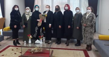 Ak kadınlardan anlamlı ziyaret