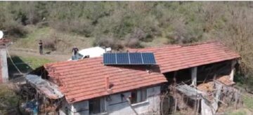 Çatıdaki güneş panelini çaldılar!