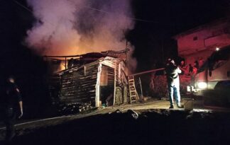 Köyde çıkan yangında bir kişi can verdi!