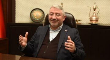 Virüsü yenen başkan o günleri anlattı!