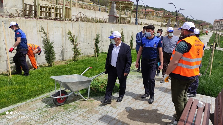 Başkan çalışmaları yerinde inceledi