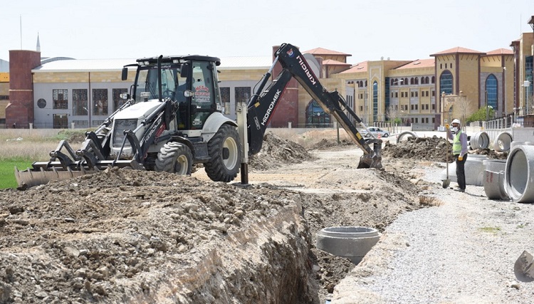 Altyapı çalışmaları devam ediyor