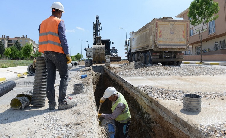 Sülüklüevler’de kanalizasyon çalışması