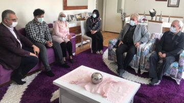 Şehit anne ve eşlerini ziyaret etti