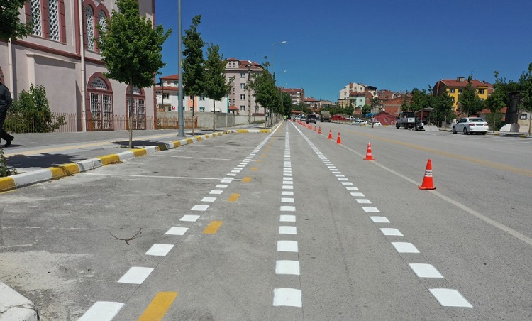 Azerbaycan caddesine bisiklet yolu