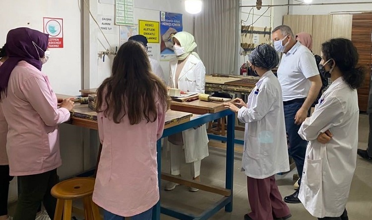 El emeği göz nuru ürünleri inceledi