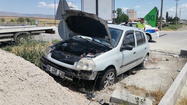 Kum yığınına çarparak durabildi