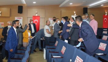 Belediye meclisinde tansiyon yükseldi!