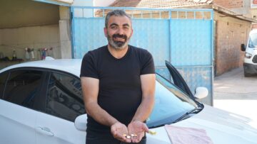 Halının arasından 13 çeyrek altın çıktı