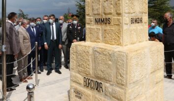 Şehit abidesi dualarla açıldı