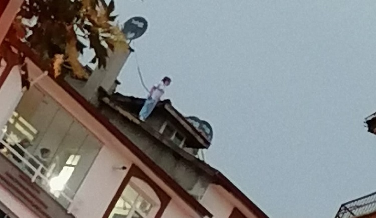 Genç kadın intihara teşebbüs etti