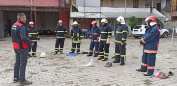 Bayat Belediyesi itfaiyecilerine eğitim