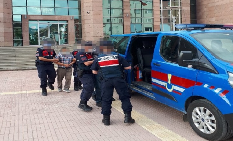 Kablo hırsızlığından tutuklandılar