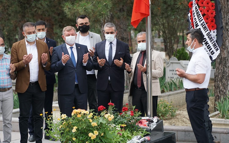 MHP Aybüke öğretmeni dualarla andı