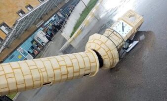 Etkili fırtına Saat Kulesini yıktı!