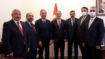 Hulusi Akar’ı Çorum’a davet ettiler