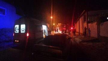 Bunalıma giren kadın çatıya çıktı