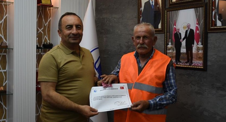 Örnek davranış ödülsüz bırakılmadı
