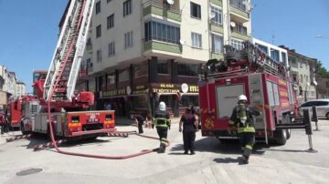 Binadaki baca yangını korkuttu