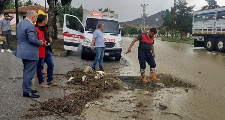 Sungurlu’yu sağanak yağış vurdu