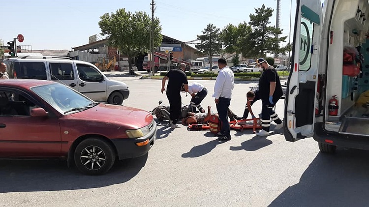 Ters yönden seyrederken çarptı