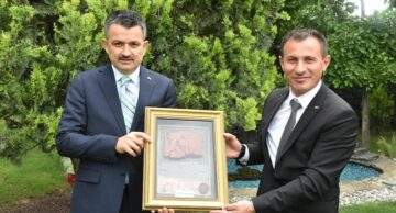 Birliğin çalışmalarını Bakan’a anlattı