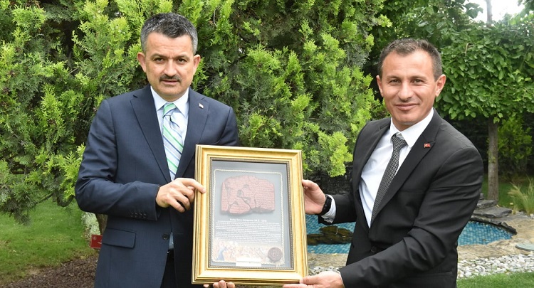 Birliğin çalışmalarını Bakan’a anlattı