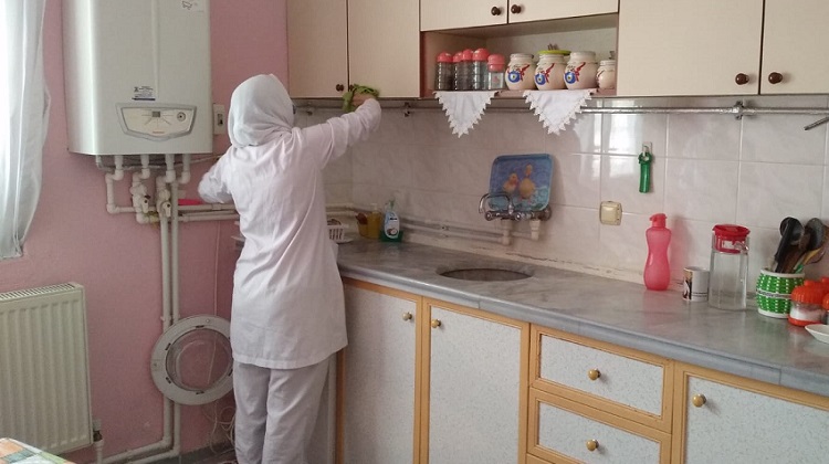 Ev temizliği hizmeti devam ediyor
