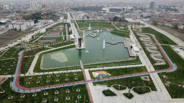 Çocuklar Millet Bahçesinde eğlenecek
