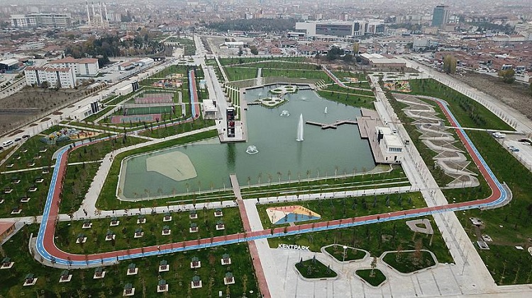 Çocuklar Millet Bahçesinde eğlenecek
