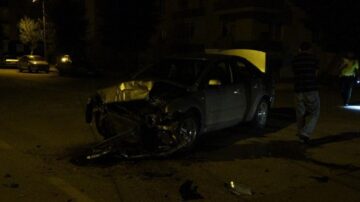 Dur ihtarına uymadı 2 polis yaralandı