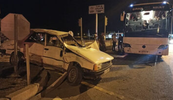 Yolcu otobüsü ve otomobil çarpıştı