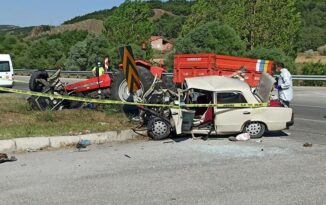 Emekli polis kazada can verdi!