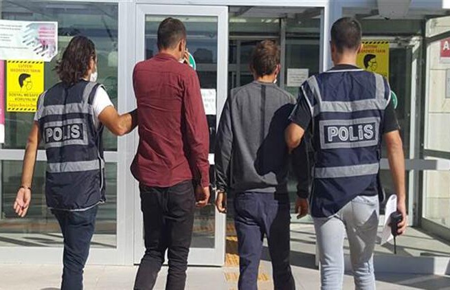 Hırsızlık zanlısı 2 kişi yakalandı