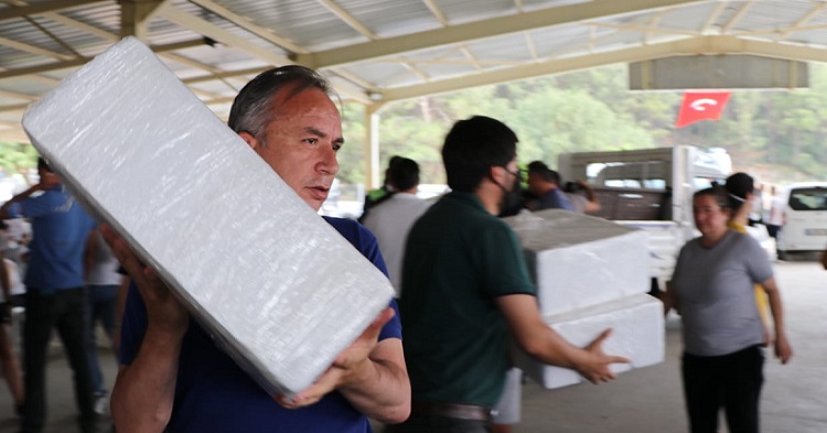 Yardımların dağıtımına destek oldu