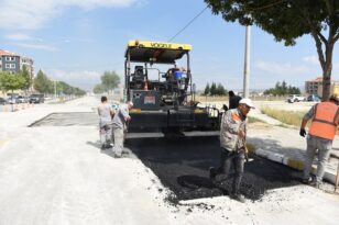 Asfalt çalışmaları devam ediyor