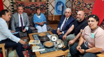 Ahlat’da oba çadırı kurdular