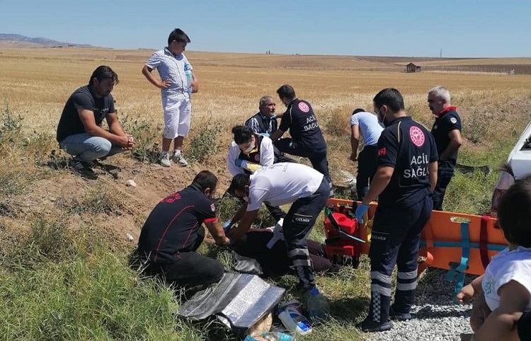 Kontrolden çıkan araç takla attı