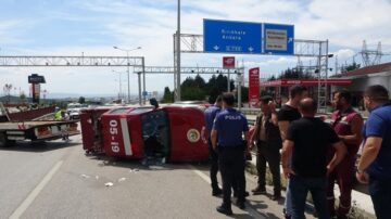 Yangına giden ekip kaza yaptı