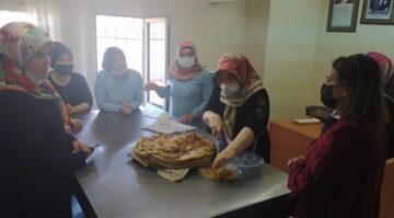 Kadınlar bazlama yapmayı öğrendi