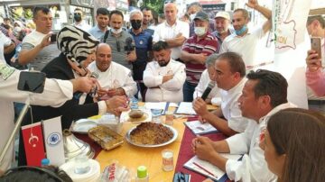 Festivalde yöresel tatlar yarıştı