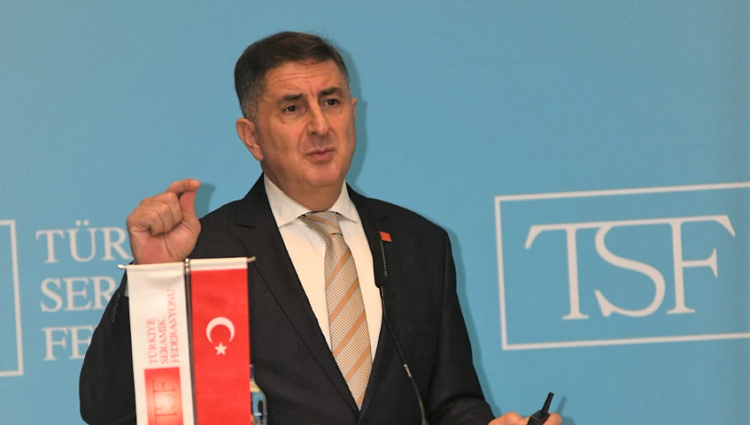 Çenesiz üçüncü kez başkan seçildi