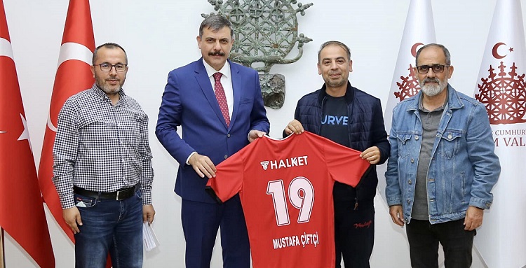 Vali Çiftçi’ye Çorum FK forması