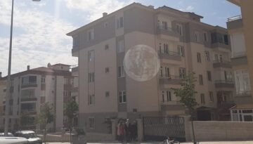 Küçük çocuk balkondan düştü!