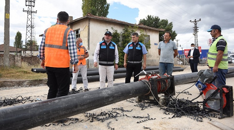 Eskimiş asbestli borular değiştiriliyor
