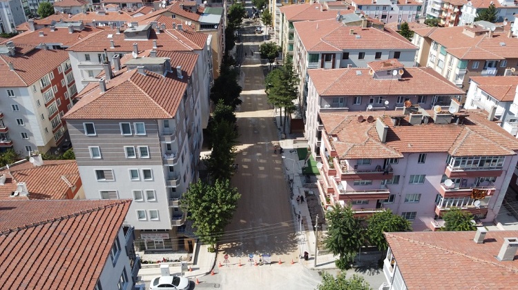 Şenyurt caddesinde yenileme çalışması