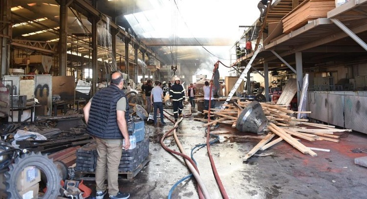 Çelik döküm fabrikasında yangın