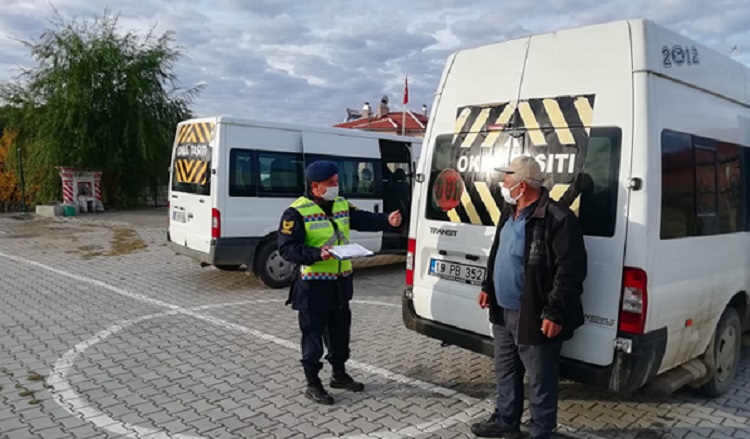 Jandarma okul servislerini denetledi