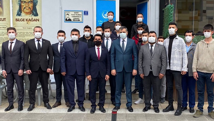 Vali Ülkü Ocaklarını ziyaret etti