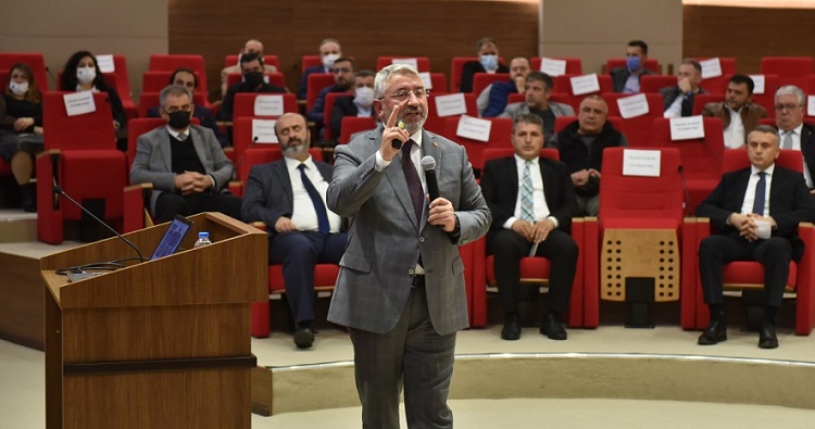 İş adamlarına icraatlarını anlattı